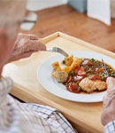 غذاهای ممنوعه برای سالمندان، چه خوراکیهایی سلامت سالمندان را تهدید میکند؟