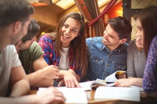 برنامه ۶ ماهه پیشنهادی مؤسسه زبان نصیر برای تسلط به مکالمه: