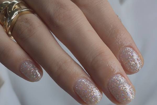 معرفی جدیدترین  ترندهای طراحی ناخن 2025