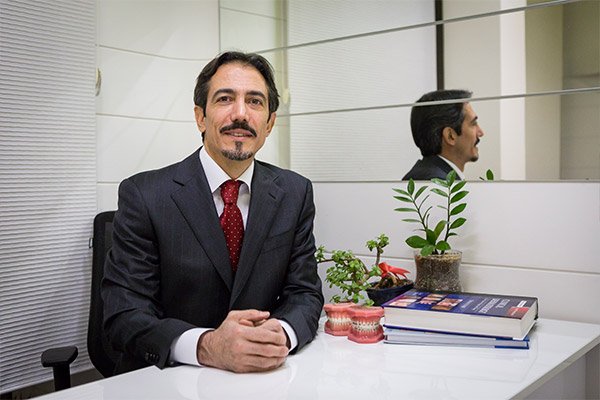 دکتر حامد محمود هاشمی متخصص ارتودنسی