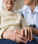 ۱۰ نکته ضروری که باید قبل از سپردن سالمند به خانه سالمندان رعایت شود