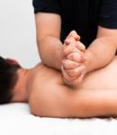 ماساژ یو‌می‌هو و فواید شگفت‌انگیز آن برای بدن و ذهن