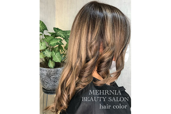 هایلایت مو در سالن زیبایی مهرنیا