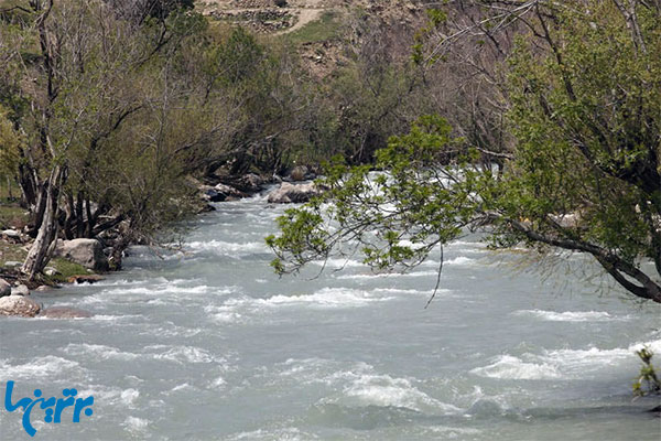 کمپ در کنار رودخانه جاجرود