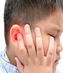 عوامل ایجاد وز وز گوش؛ صدایی ناراحت کننده و درمان توسط سمعک آلفا