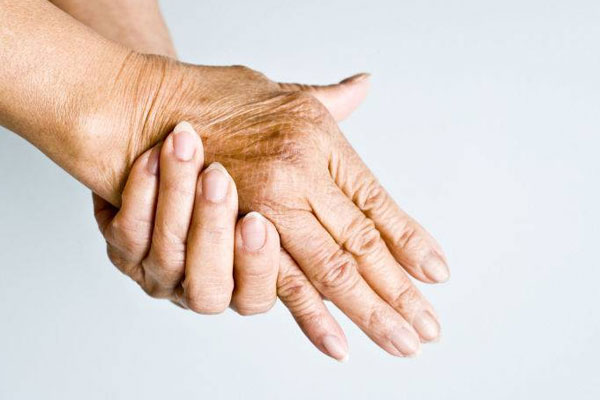 علت پیری دستها کدامند؟
