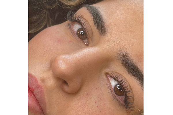 اولین مرکز تخصصی مو، مژه و ابرو ناهید