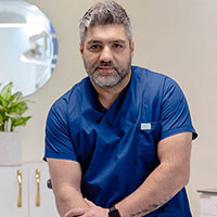 دندانپزشکی تخصصی دکتر آیدین مغانی - شبانه روزی
