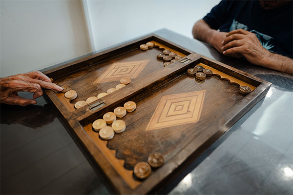 تفریح و سرگرمی برای سالمندان چه فایده‌ای دارد؟