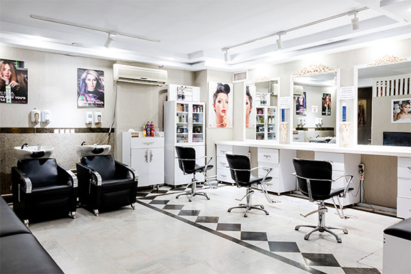 انجام اپیلاسیون حرفه ای در سالن زیبایی لی لی