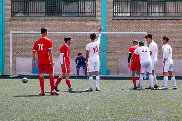 چرا باشگاه فوتبال ایرانیان انتخاب مناسبی است؟