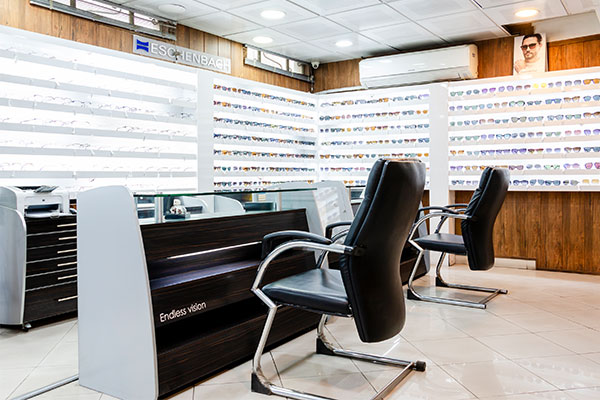 چرا خرید لنز طبی از مرکز بینایی سنجی تابان توصیه میشو‌د؟