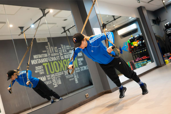 اصول تغذیه‌ای ساده برای کاهش چربی شکم و پهلو در بانوان