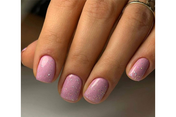 ژلیش ناخن چگونه انجام می‌شود؟