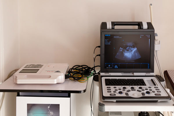 دکتر نرگس تاج دینی - متخصص زنان و زایمان