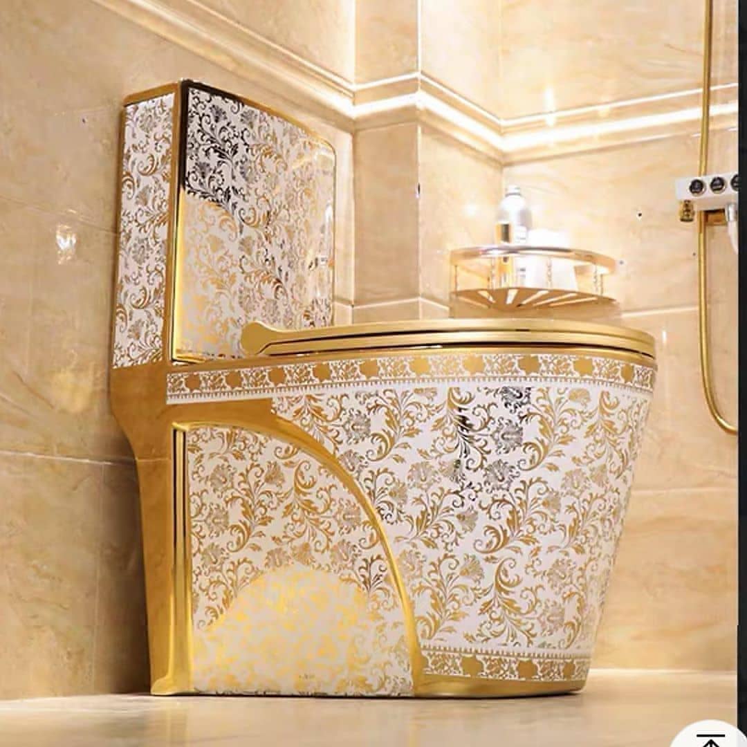 تصویر توالت فرنگی سفید طلایی