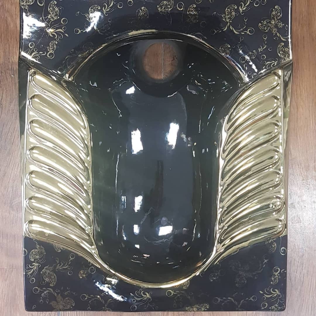 تصویر کاسه توالت ایرانی مشکی طلایی