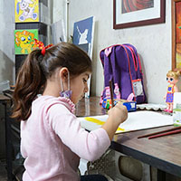کلاس آموزشی نقاشی کودک - آموزشگاه هنرهای تجسمی قلم های آبی