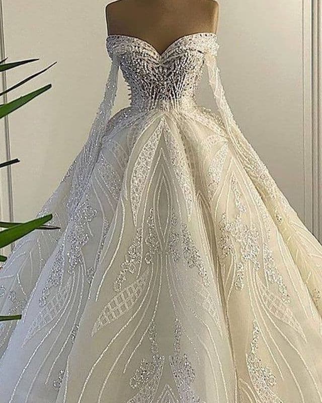 تصویر مدل لباس عروس دکلته پرنسسی