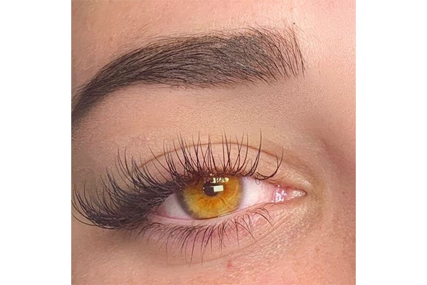 تصویر کاشت کلاسیک مژه - سالن زیبایی بیوتی گاردن