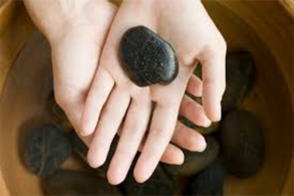 تصویر ماساژ سنگ داغ - ماساژ حال خوش شعبه فرمانیه