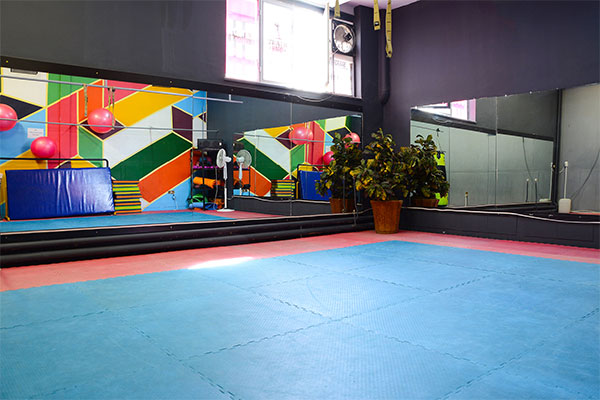 تصویر کاراته همراه دفاع شخصی آقایان - باشگاه ورزشی نسل آینده